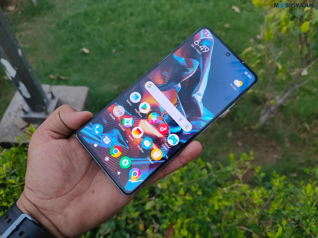 POCO X5 Pro 5G Review Design Display Build Quality 4